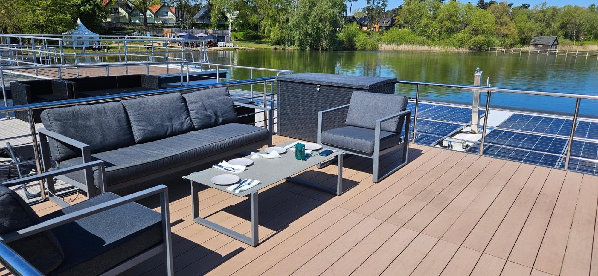 Отель Modernes Festliegendes Hausboot Mit Grosszuegiger Dachterrasse Und Ruderboot Рёбель Экстерьер фото